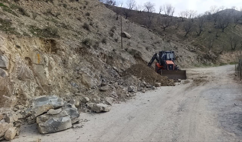 جلوگیری از تخریب اراضی ملی و تعریض جاده هدف گردشگری کلم توسط نیروهای منابع طبیعی شهرستان بدره