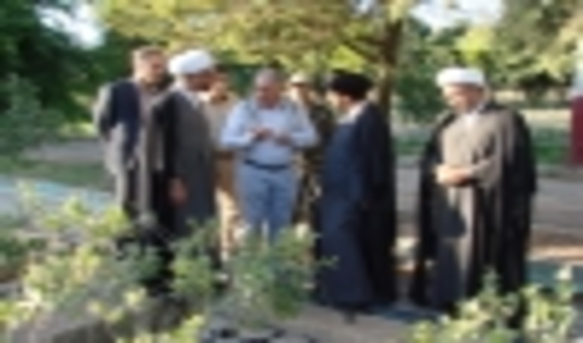 بازدید حجت الاسلام کریمی تبار نماینده ولی فقیه در استان و امام جمعه ایلام از نهالستان ایوان