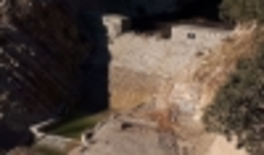 سرریز سازه سنگی ملاتی حوزه ریزه وند شهرستان ایلام