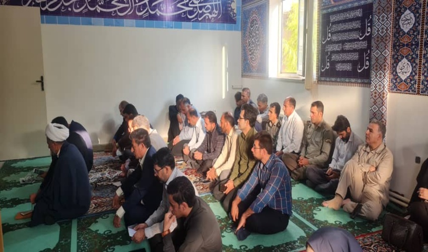 برگزاری مراسم  پرفیض زیارت عاشورا در محل نمازخانه اداره منابع طبیعی و آبخیزداری شهرستان ایلام