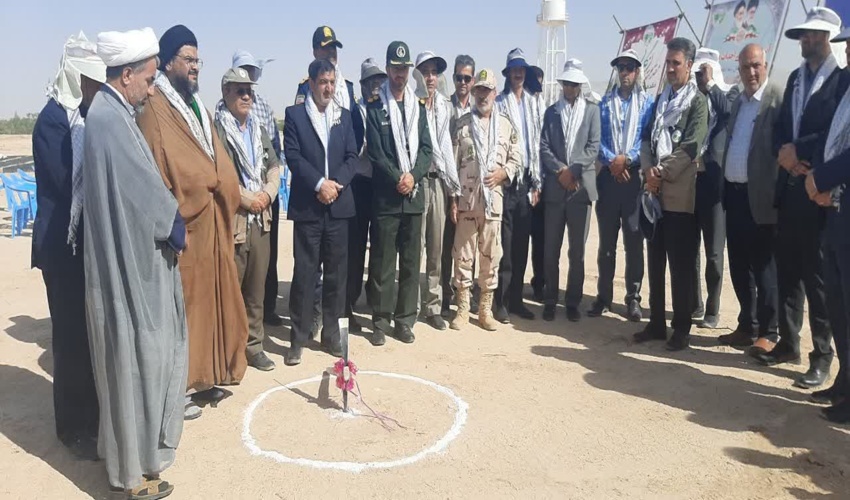 کلنگ نهالستان بیابانی مهران به زمین زده شد