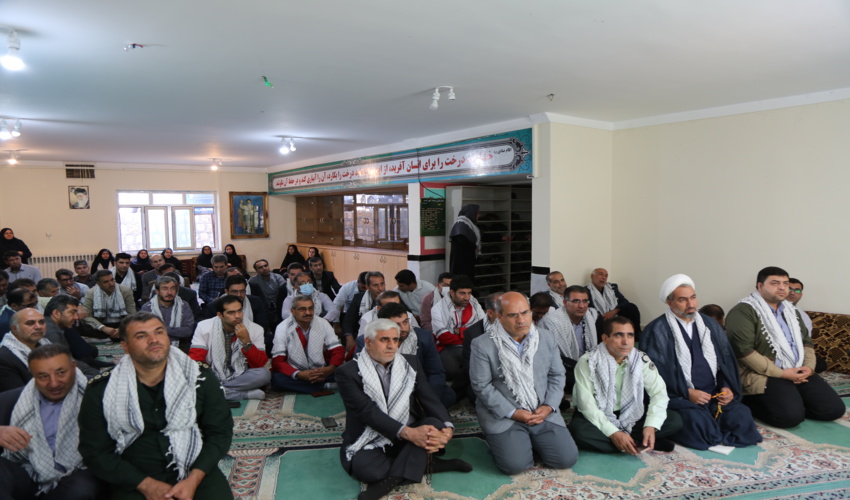 نشست بصیرتی با موضوع دفاع مقدس در اداره کل منابع طبیعی و آبخیزداری استان ایلام برگزار شد.