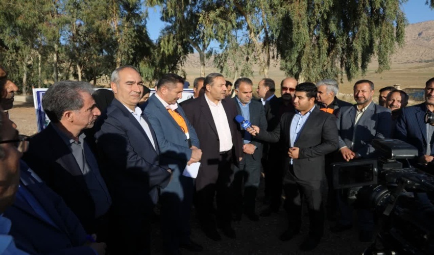 حضور استاندار ایلام در آیین نمادین کاشت یک ‌میلیارد درخت در سراسر کشور 