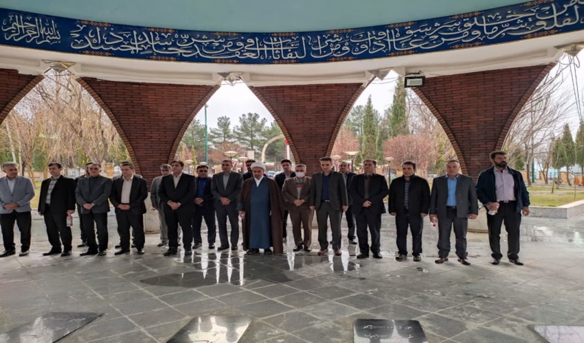 آغاز به کار سرپرست اداره کل منابع طبیعی و آبخیزداری استان ایلام با تجدید میثاق با شهدای گمنام