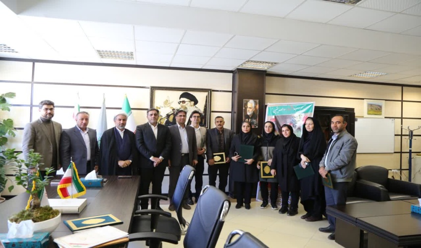 دیدار صمیمی سرپرست اداره کل منابع طبیعی و آبخیزداری استان ایلام با فرزندان شاهد این اداره کل