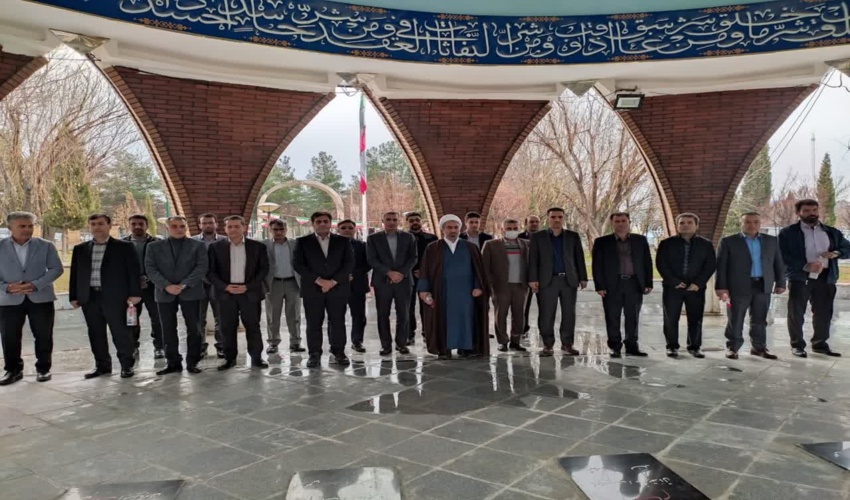 تجدید میثاق سرپرست و کارکنان اداره کل منابع طبیعی و آبخیزداری استان ایلام با شهدا به مناسبت روز گرامیداشت شهدا