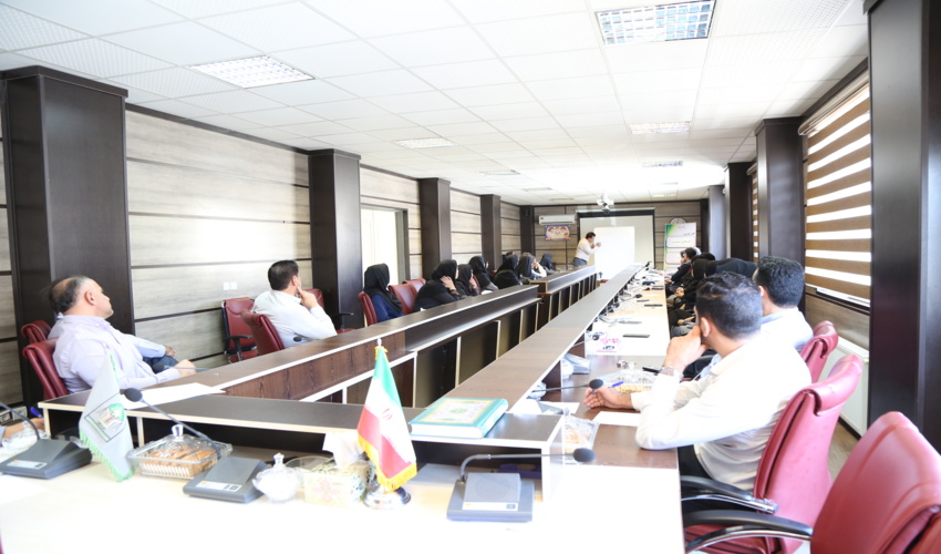 برگزاری کلاس آموزش آیین نگارش و مکاتبات اداری