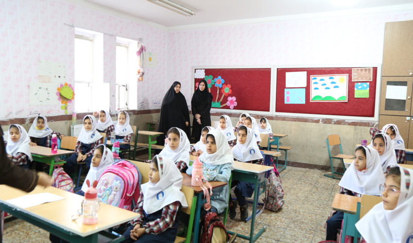 آموزش و فرهنگسازی در بین جامعه دانش آموزی استان در حال اجرا می باشد.