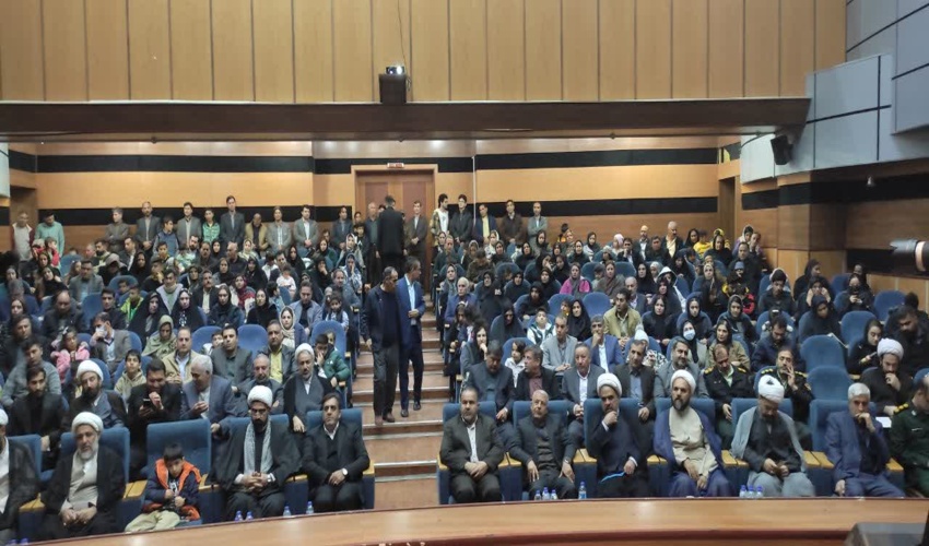 شهدا در پیشگاه خداوند زنده‌اند و بر ما نظارت دارند