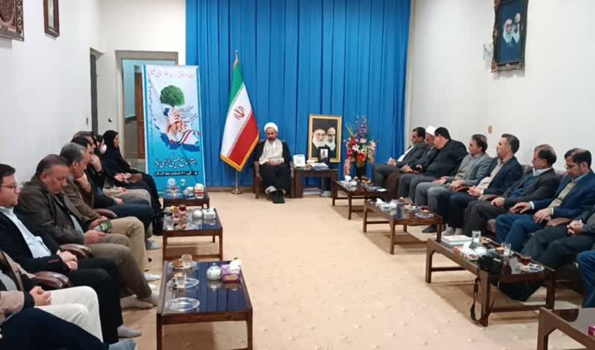 دیدار ‎اعضای ستاد برگزاری هفته منابع طبیعی و آبخیزداری استان با نماینده ولی فقیه در استان و امام جمعه ایلام