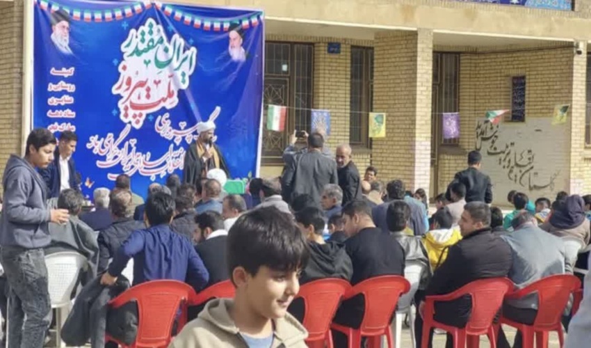 نهالکاری به مناسبت دهه فجر در شهرستان بدره